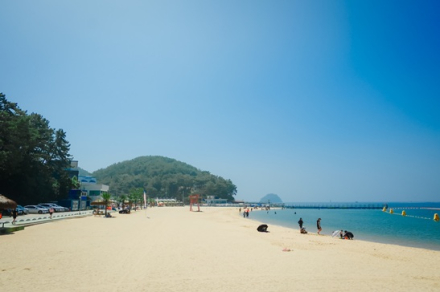 “깨끗한 바다, 올여름 안심 물놀이 가능!” 경남 해수욕장 26곳, 수질·모래 ‘적합 판정’