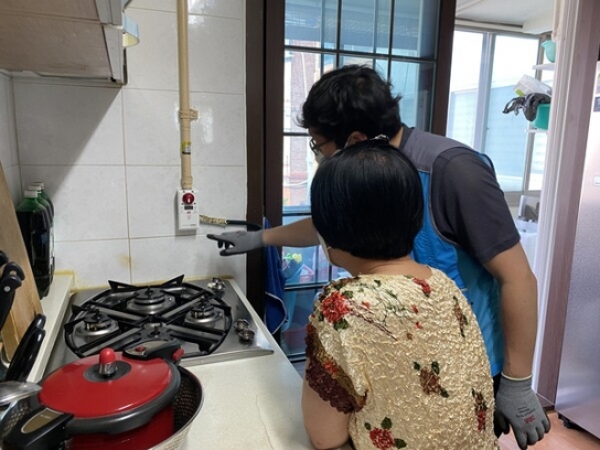 경남에너지, 치매가구 100세대 무상으로 가스타이머 콕 설치. 사고 예방 앞장