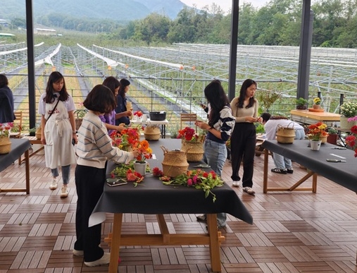 경남에서 육성한 꽃과 치유농업, 오감 가득 체험하러 로봇랜드로 놀러 오세요!